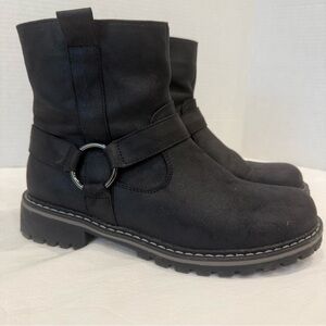 Corky’s “Fall In Love” Black Boots | Size 8 | Great Condition 🖤